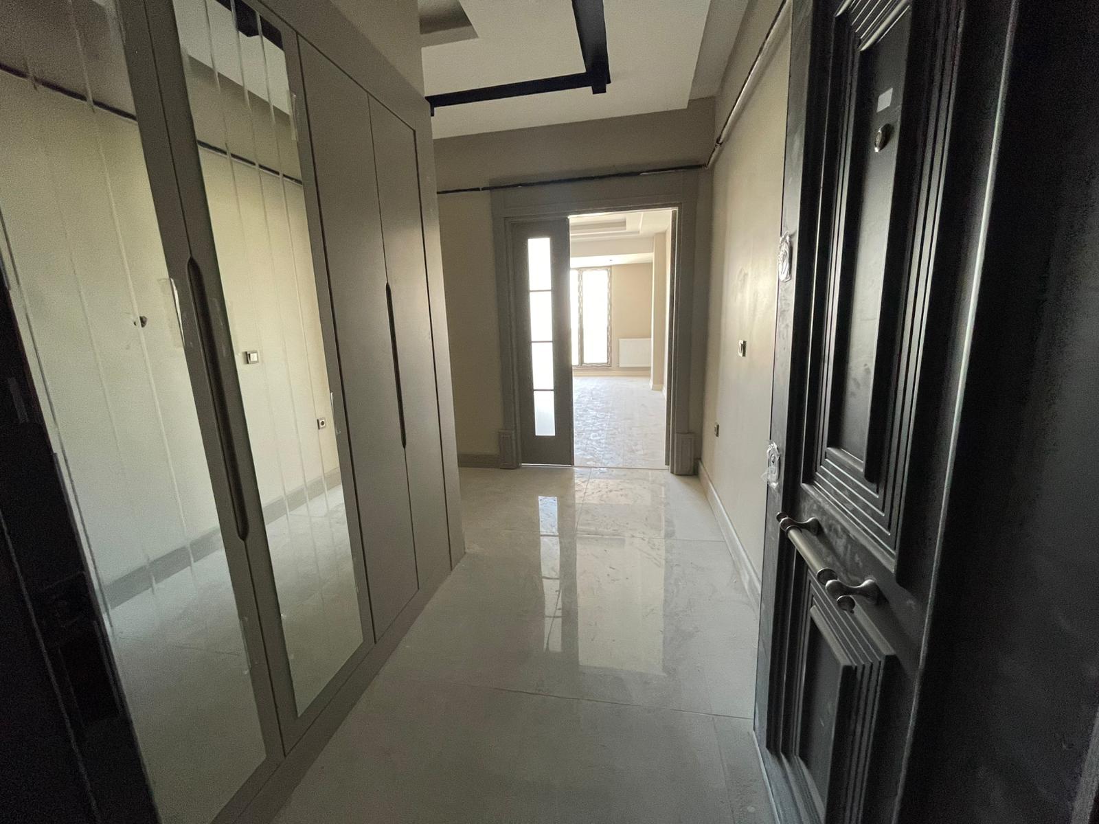 YILDIZKENT'TE BULVARDA SATILIK DAİRE